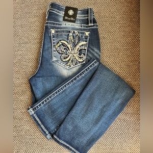 SOLD: Miss Me - mid rise skinny Size 29